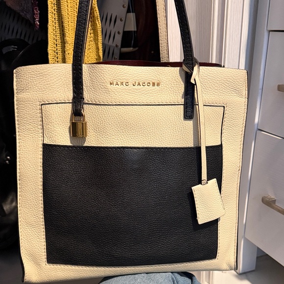 Marc Jacobs Handbags - Marc Jacobs Two-Tone Black and Cream Tote